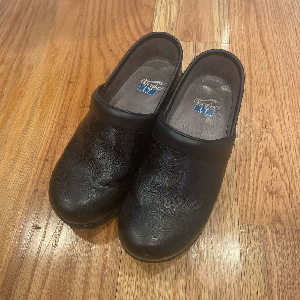Dansko LT Pro black tooled clogs - Picture 2 of 10